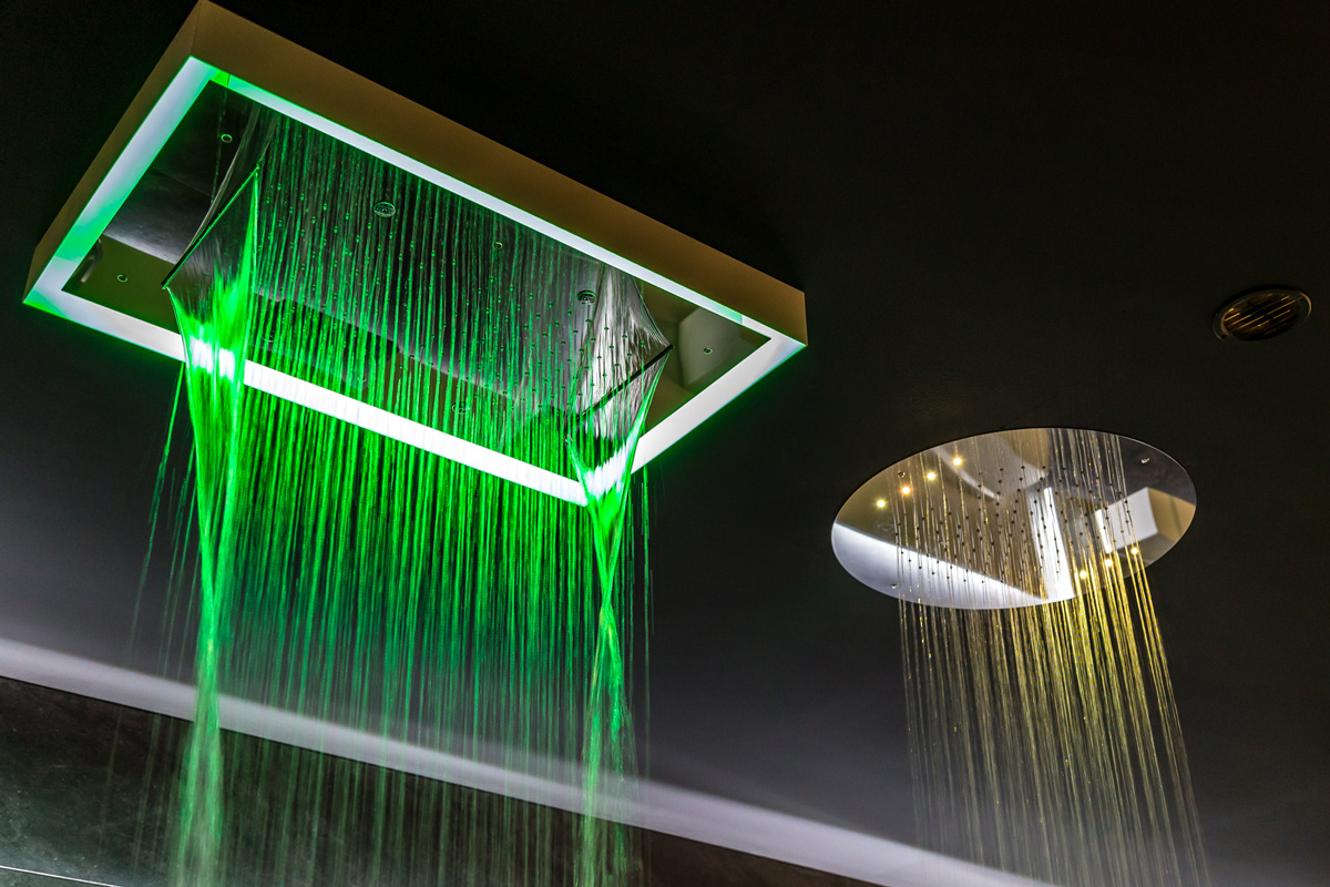 High-tech shower heads integrating lighting for chromotherapy